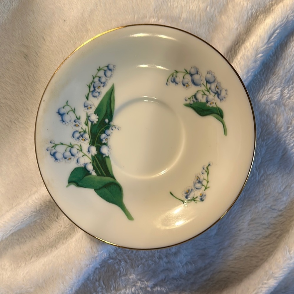 Avon 1991 Vintage Collectible May Lily of the Valley Saucer Only